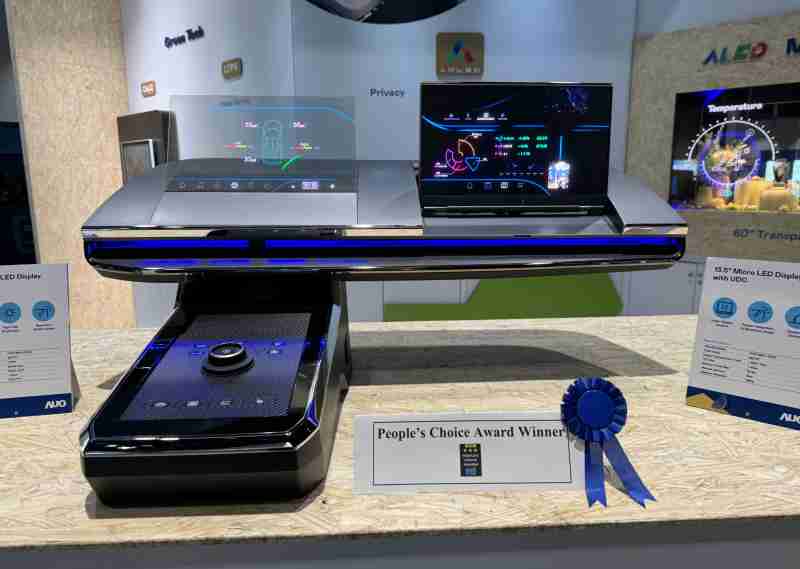 牛牛游戏车用Micro LED Display HMI解决方案获”最佳车用显示奖”，，，，以用户为中心开发，，，，针对前座驾驶与乘客设计兼具娱乐与安全的高画质屏幕，，，包含车舱前座的Micro LED透明屏幕及全球首款内建镜头的智慧Micro LED显示器